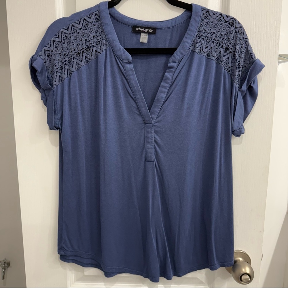 Cable and Gauge Blue V-neck Women’s top size M with Lace detail